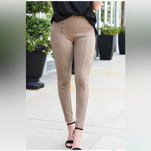 🌸 NWT SPANX Luxurious Faux Suede Leggings Tan Camel size Small {Sold Out} - Picture 4 of 15